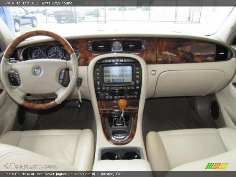 Dashboard of 2004 XJ XJ8