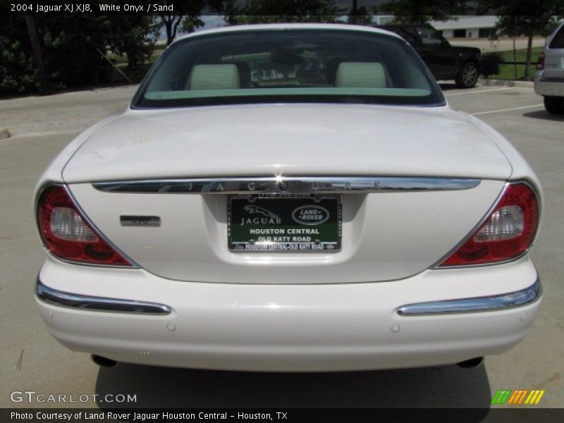 White Onyx / Sand 2004 Jaguar XJ XJ8