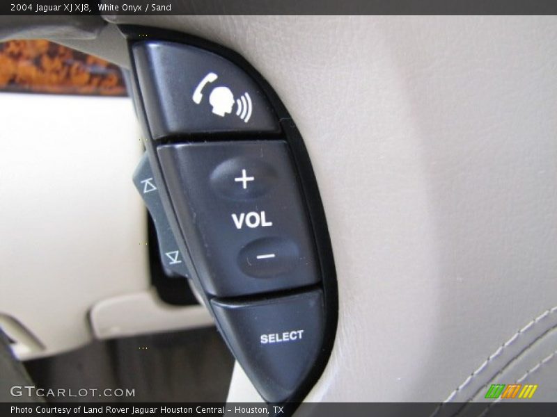 Controls of 2004 XJ XJ8