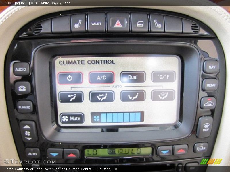 Controls of 2004 XJ XJ8