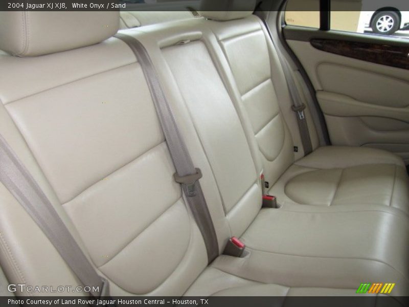 White Onyx / Sand 2004 Jaguar XJ XJ8