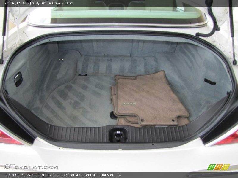  2004 XJ XJ8 Trunk