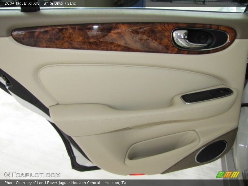 White Onyx / Sand 2004 Jaguar XJ XJ8