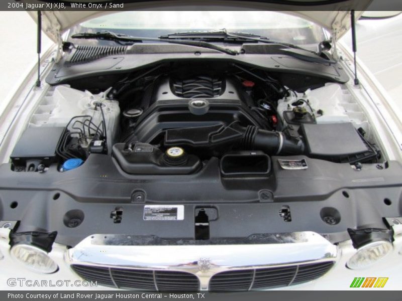  2004 XJ XJ8 Engine - 4.2 Liter DOHC 32-Valve V8