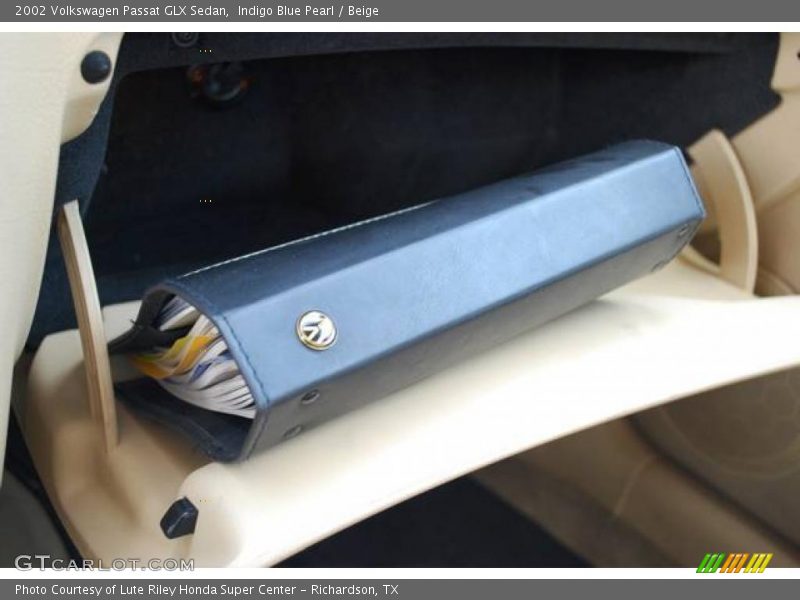 Indigo Blue Pearl / Beige 2002 Volkswagen Passat GLX Sedan