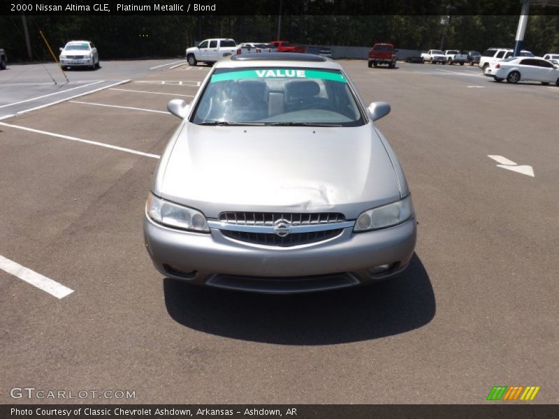 Platinum Metallic / Blond 2000 Nissan Altima GLE