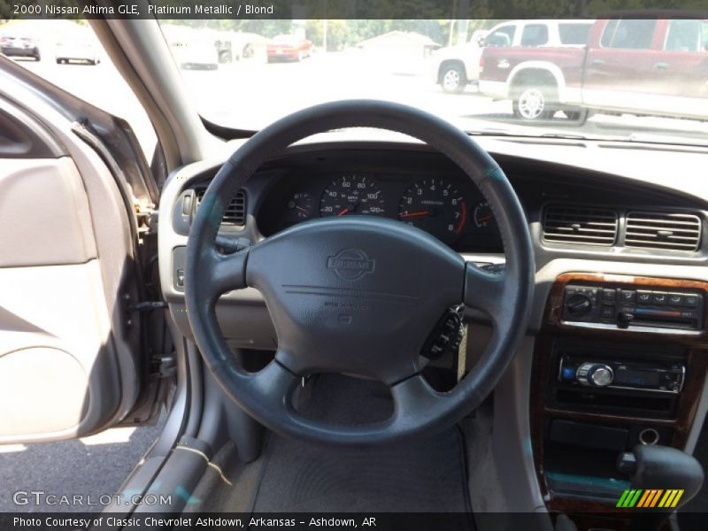 Platinum Metallic / Blond 2000 Nissan Altima GLE