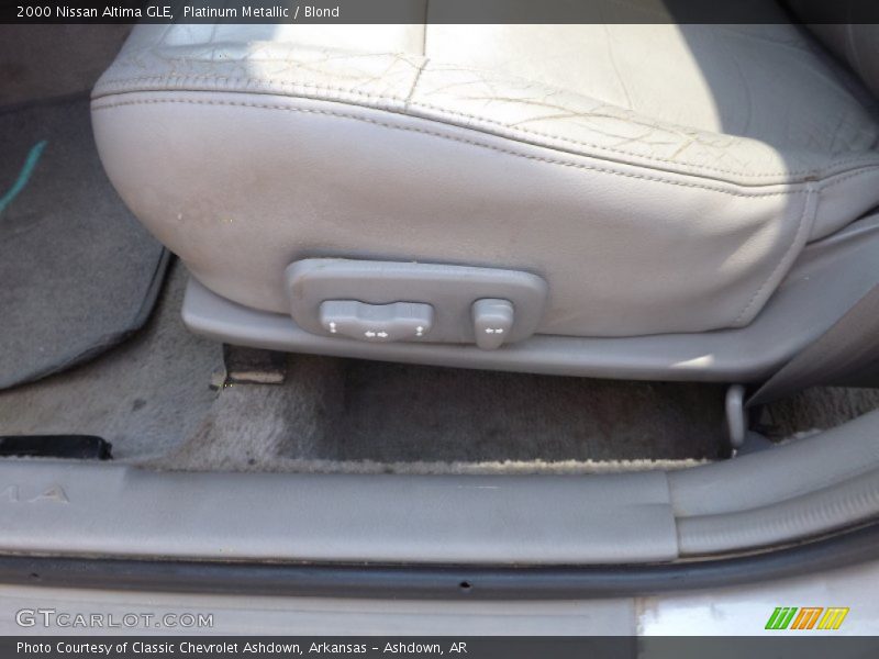Platinum Metallic / Blond 2000 Nissan Altima GLE