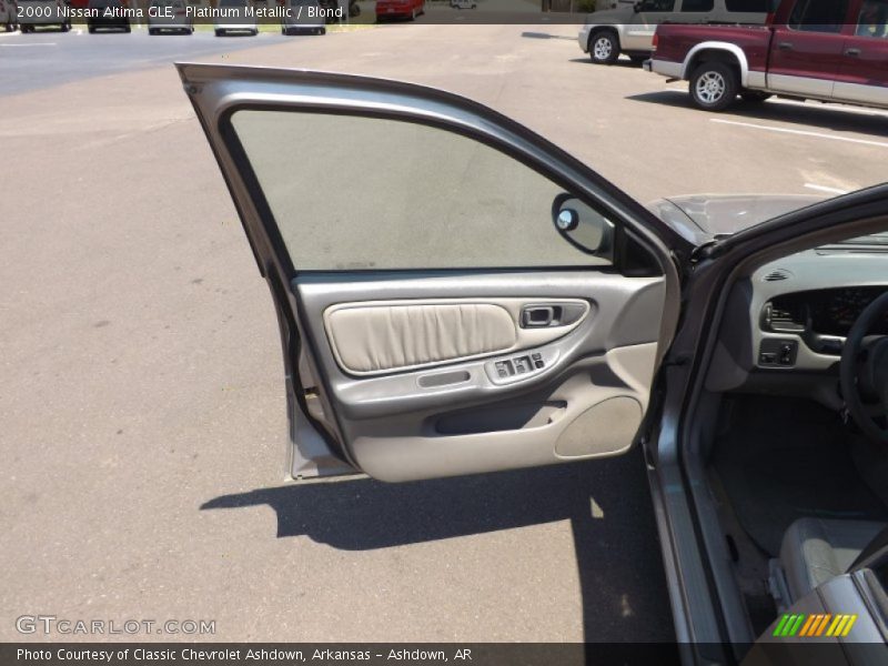 Platinum Metallic / Blond 2000 Nissan Altima GLE