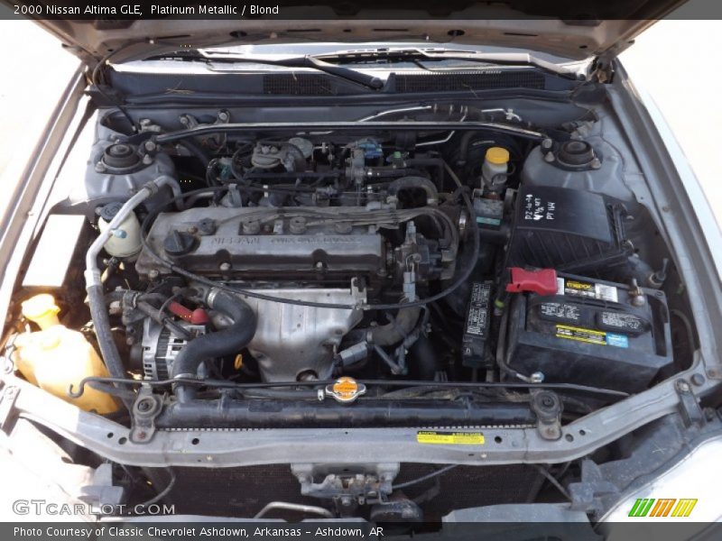Platinum Metallic / Blond 2000 Nissan Altima GLE