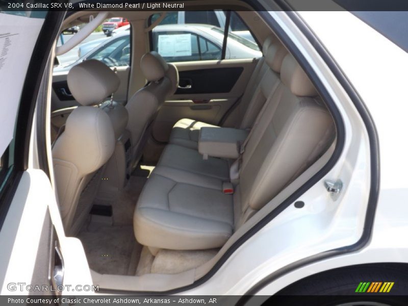 White Diamond Pearl / Light Neutral 2004 Cadillac SRX V8