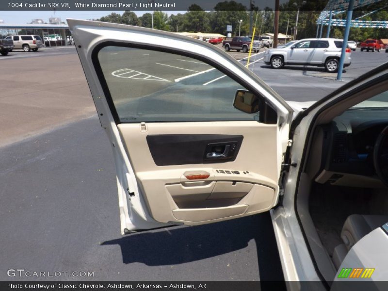 White Diamond Pearl / Light Neutral 2004 Cadillac SRX V8