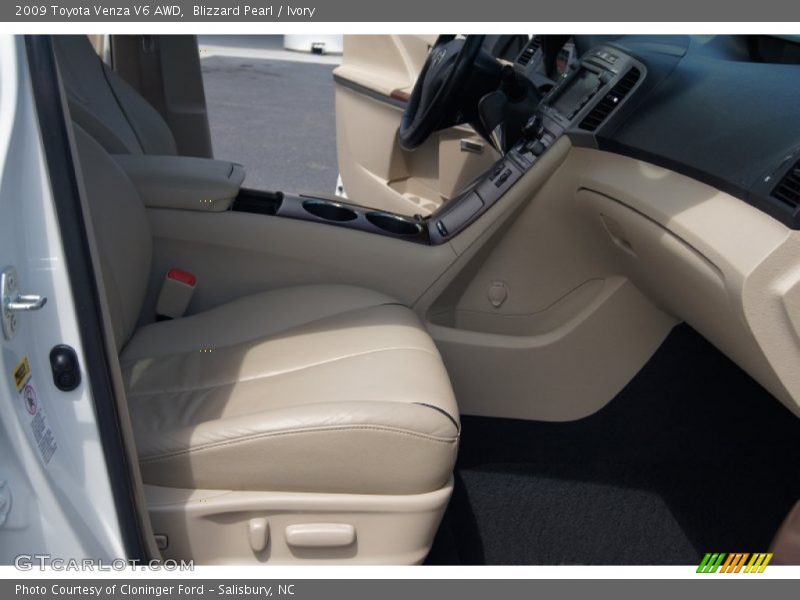 Blizzard Pearl / Ivory 2009 Toyota Venza V6 AWD