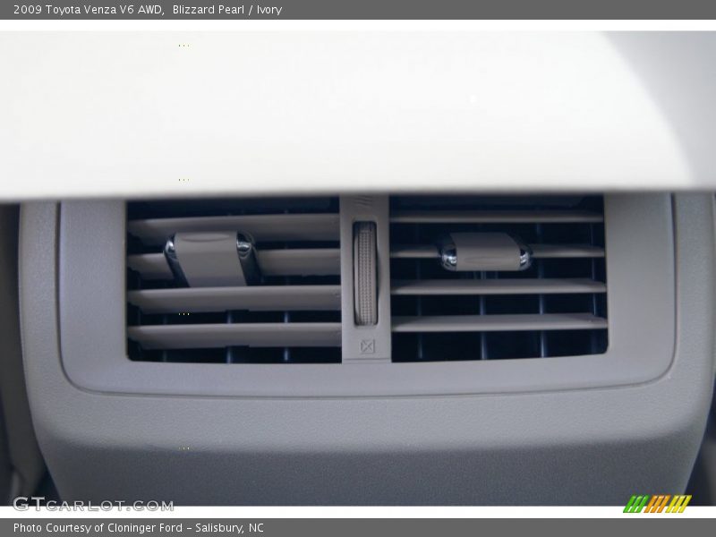 Blizzard Pearl / Ivory 2009 Toyota Venza V6 AWD
