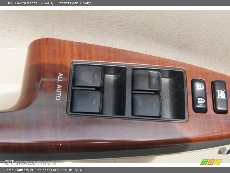 Blizzard Pearl / Ivory 2009 Toyota Venza V6 AWD