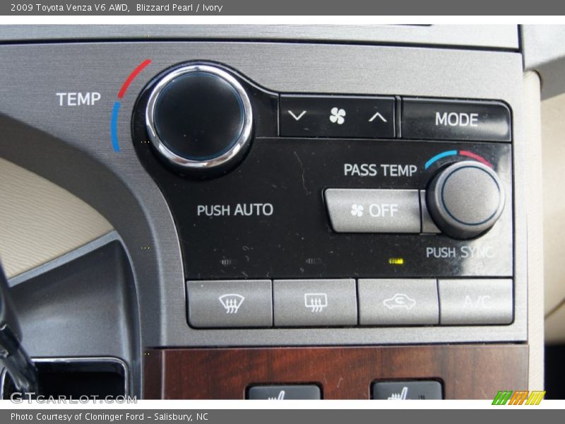Blizzard Pearl / Ivory 2009 Toyota Venza V6 AWD