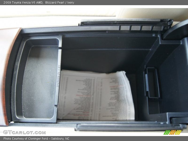 Blizzard Pearl / Ivory 2009 Toyota Venza V6 AWD