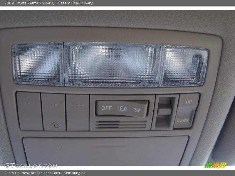 Blizzard Pearl / Ivory 2009 Toyota Venza V6 AWD