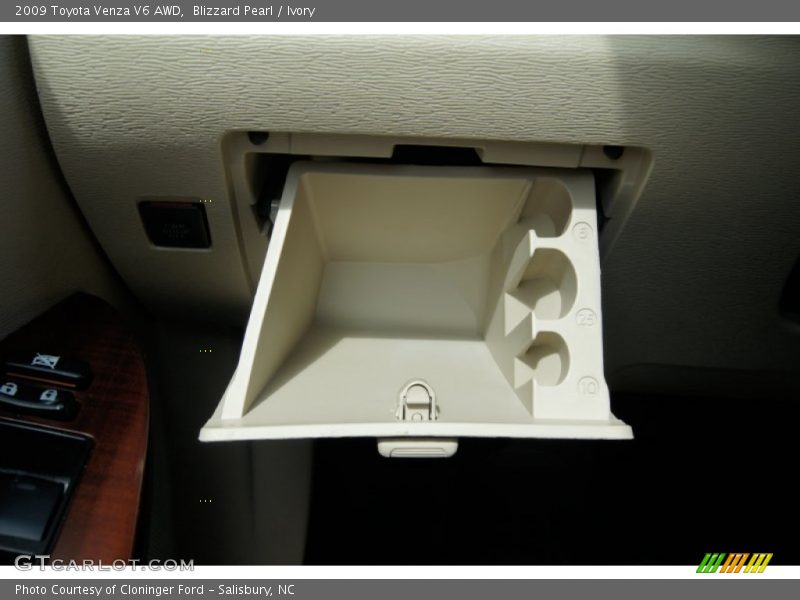Blizzard Pearl / Ivory 2009 Toyota Venza V6 AWD