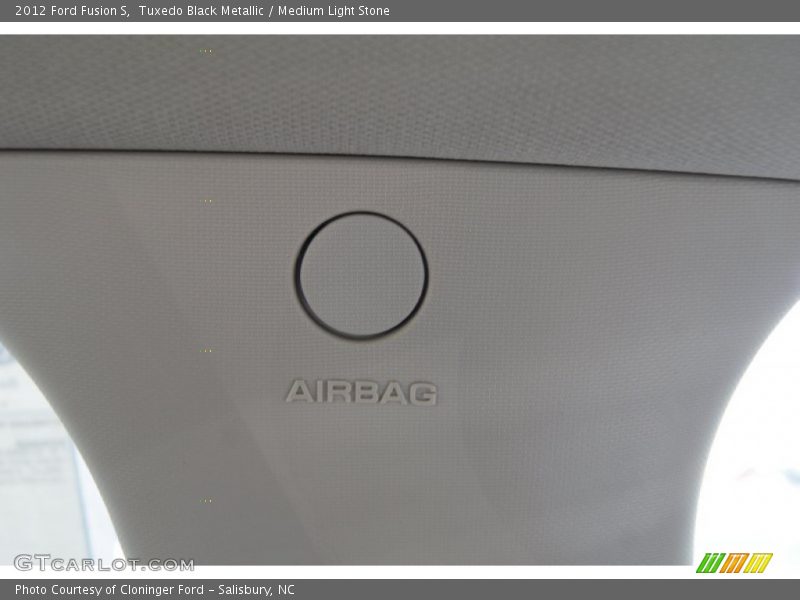 Tuxedo Black Metallic / Medium Light Stone 2012 Ford Fusion S