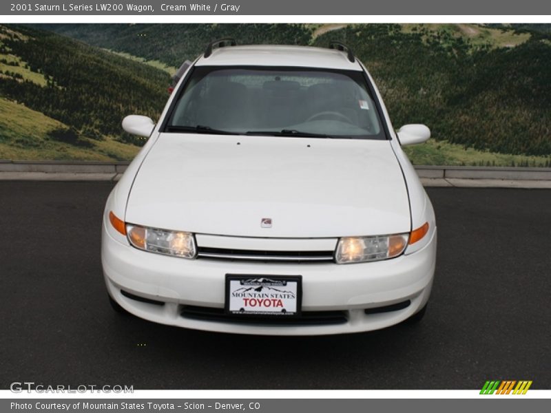 Cream White / Gray 2001 Saturn L Series LW200 Wagon