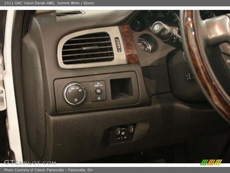 Summit White / Ebony 2011 GMC Yukon Denali AWD