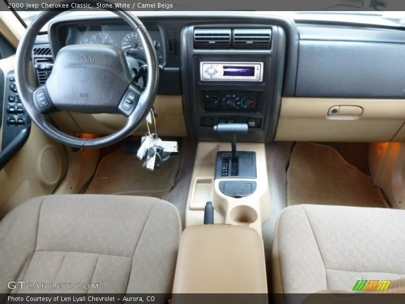 Dashboard of 2000 Cherokee Classic