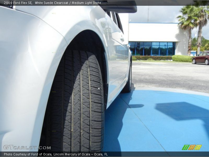 White Suede Clearcoat / Medium Light Stone 2009 Ford Flex SE