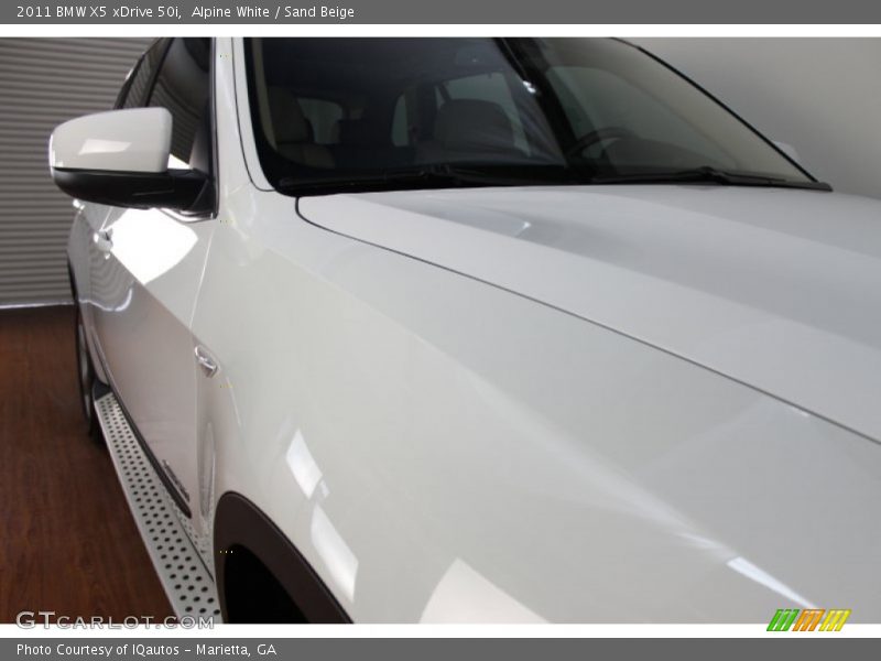 Alpine White / Sand Beige 2011 BMW X5 xDrive 50i