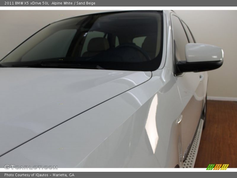 Alpine White / Sand Beige 2011 BMW X5 xDrive 50i