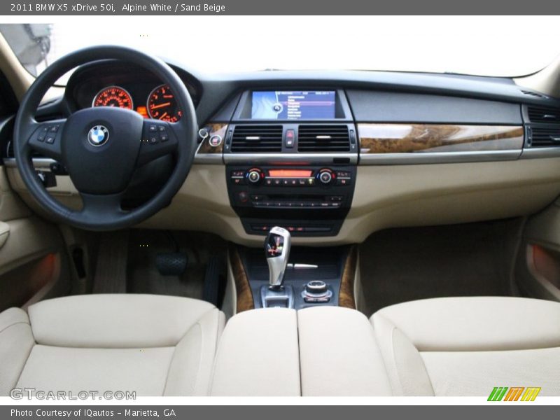 Alpine White / Sand Beige 2011 BMW X5 xDrive 50i