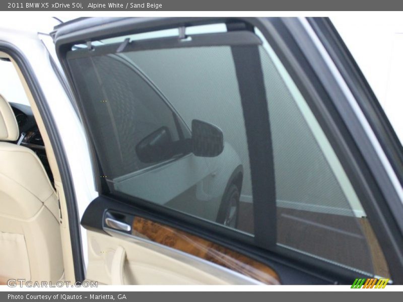 Alpine White / Sand Beige 2011 BMW X5 xDrive 50i