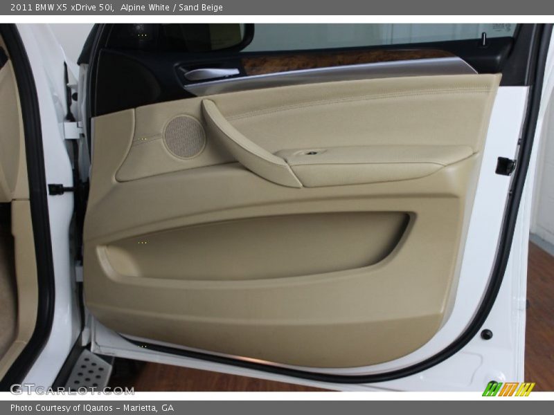 Alpine White / Sand Beige 2011 BMW X5 xDrive 50i