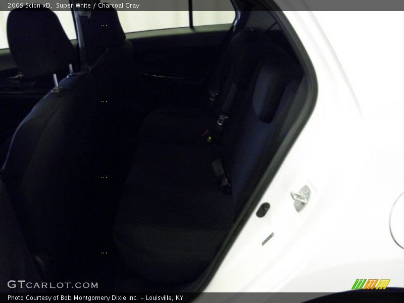 Super White / Charcoal Gray 2009 Scion xD