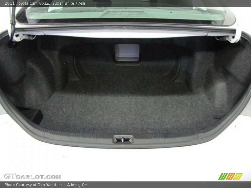 Super White / Ash 2011 Toyota Camry XLE