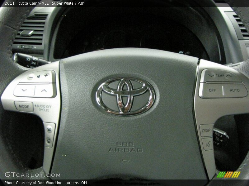 Super White / Ash 2011 Toyota Camry XLE