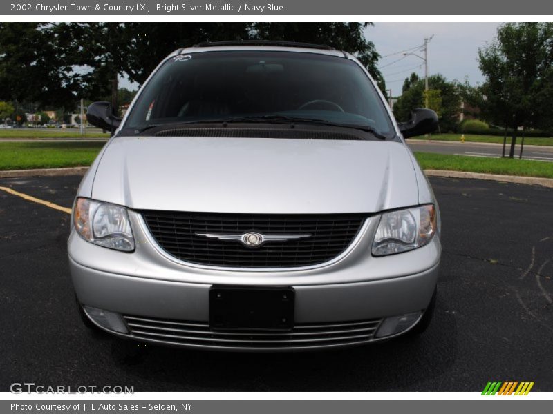 Bright Silver Metallic / Navy Blue 2002 Chrysler Town & Country LXi