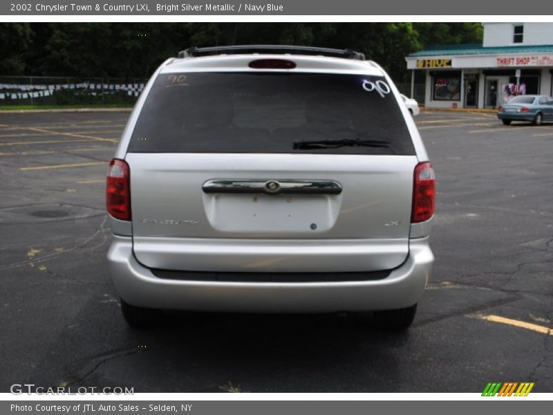 Bright Silver Metallic / Navy Blue 2002 Chrysler Town & Country LXi