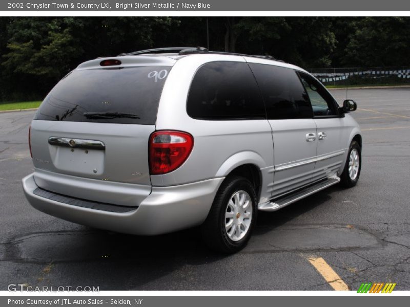 Bright Silver Metallic / Navy Blue 2002 Chrysler Town & Country LXi