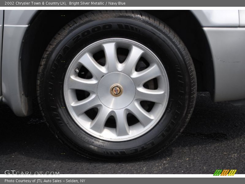 Bright Silver Metallic / Navy Blue 2002 Chrysler Town & Country LXi