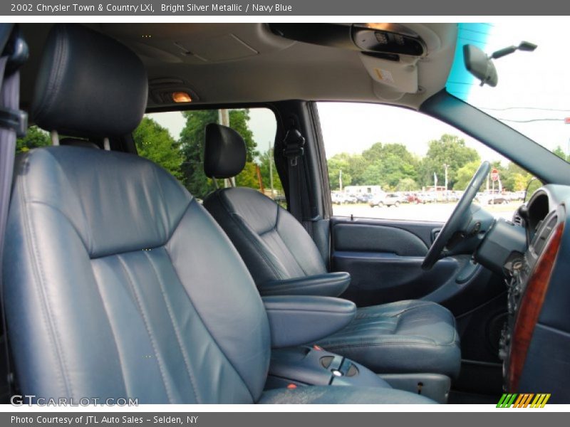 Bright Silver Metallic / Navy Blue 2002 Chrysler Town & Country LXi