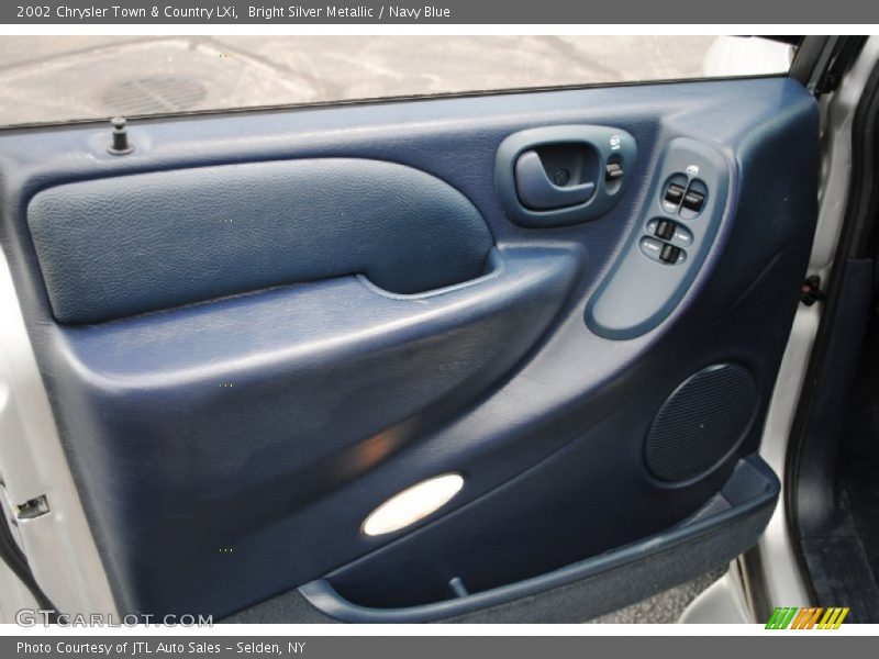 Bright Silver Metallic / Navy Blue 2002 Chrysler Town & Country LXi