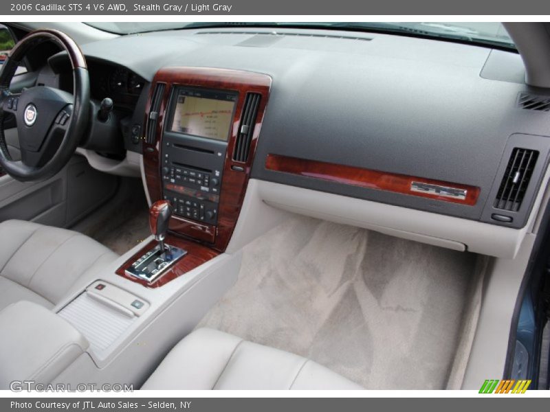 Dashboard of 2006 STS 4 V6 AWD