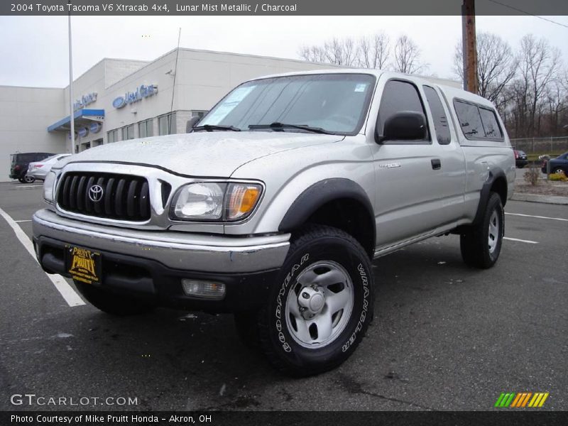 Lunar Mist Metallic / Charcoal 2004 Toyota Tacoma V6 Xtracab 4x4