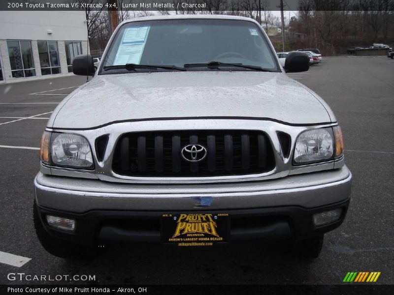 Lunar Mist Metallic / Charcoal 2004 Toyota Tacoma V6 Xtracab 4x4