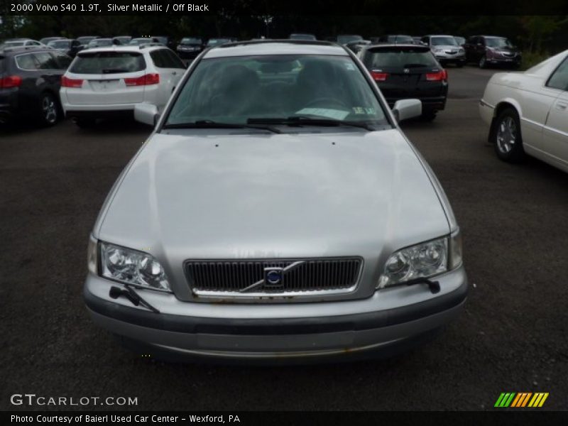 Silver Metallic / Off Black 2000 Volvo S40 1.9T