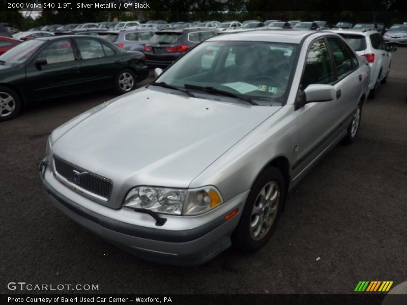 Silver Metallic / Off Black 2000 Volvo S40 1.9T