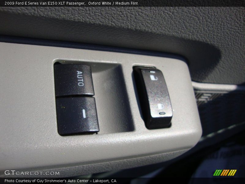 Oxford White / Medium Flint 2009 Ford E Series Van E150 XLT Passenger