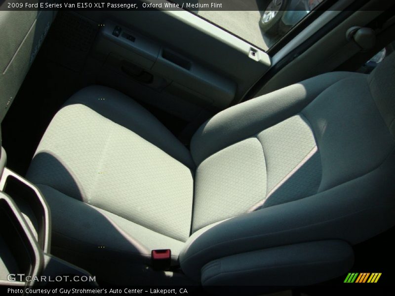 Oxford White / Medium Flint 2009 Ford E Series Van E150 XLT Passenger