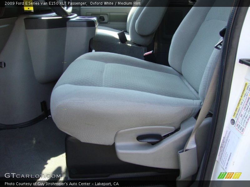 Oxford White / Medium Flint 2009 Ford E Series Van E150 XLT Passenger